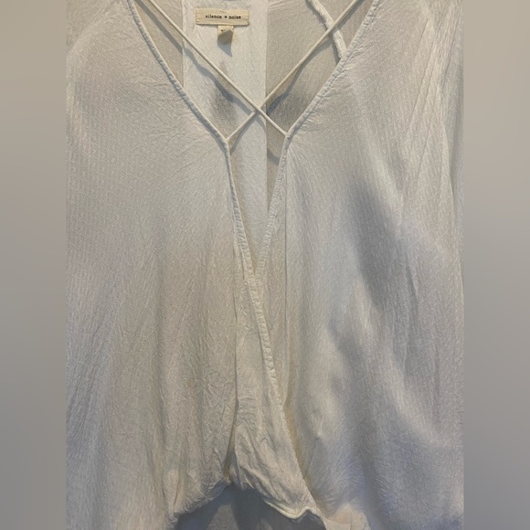 Silence + Noise open front blouse. Size M - Picture 4 of 4